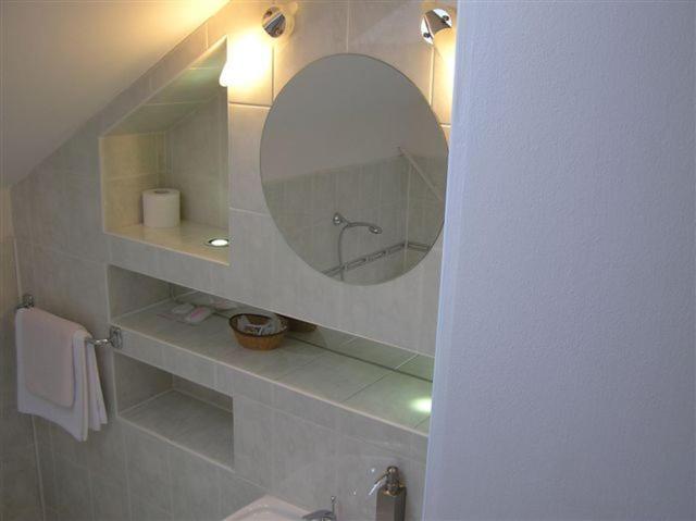 Hotel Vacek Pod Vezi Χράντεκ Κράλοβε Εξωτερικό φωτογραφία
