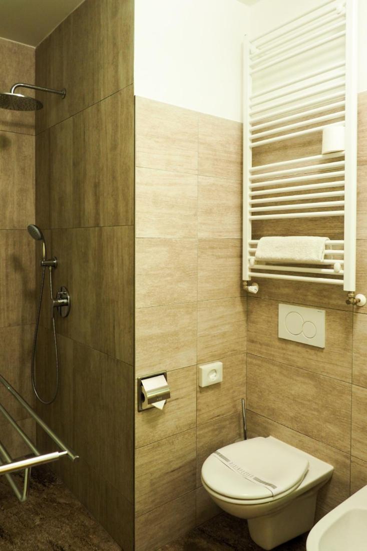 Hotel Vacek Pod Vezi Χράντεκ Κράλοβε Εξωτερικό φωτογραφία