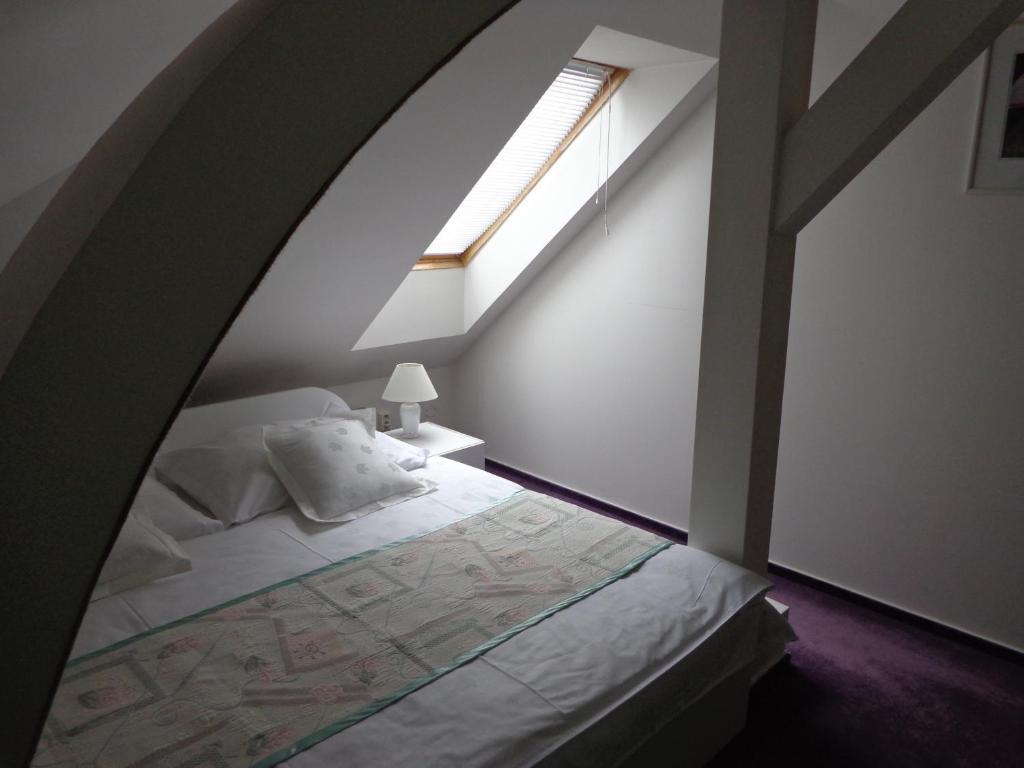 Hotel Vacek Pod Vezi Χράντεκ Κράλοβε Δωμάτιο φωτογραφία