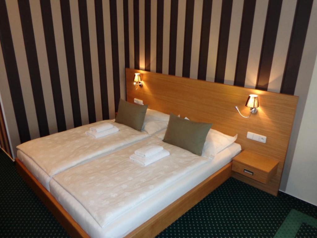 Hotel Vacek Pod Vezi Χράντεκ Κράλοβε Δωμάτιο φωτογραφία